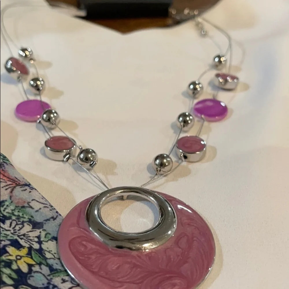 3x$25 ❤️ New York & Co Necklace ❤️ - Picture 1 of 8